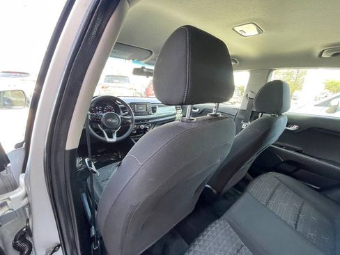 Used 2019 Kia Rio LX image 12