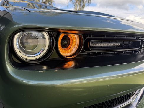Used 2018 Dodge Challenger SXT Plus image 9