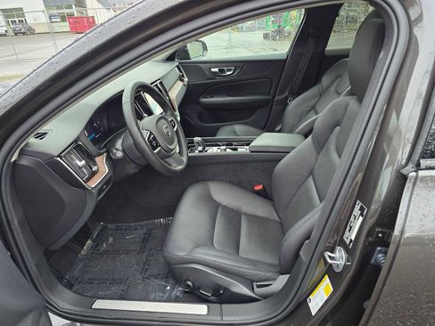 Certified 2025 Volvo V60 B5 Cross Country Plus AWD/4WD image 21