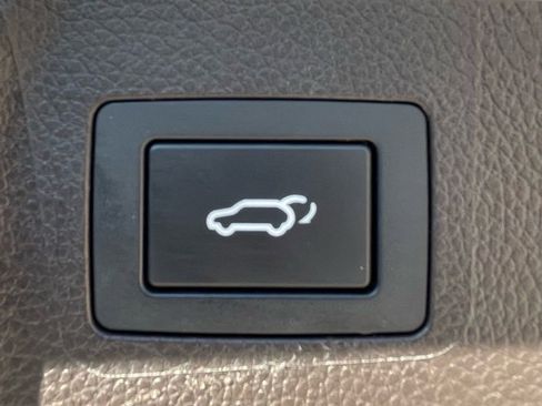 Used 2019 Hyundai Santa Fe XL image 12