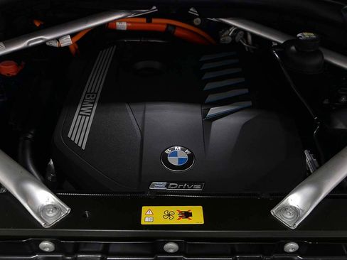 Used 2021 BMW X5 xDrive45e w/ Premium Package image 16