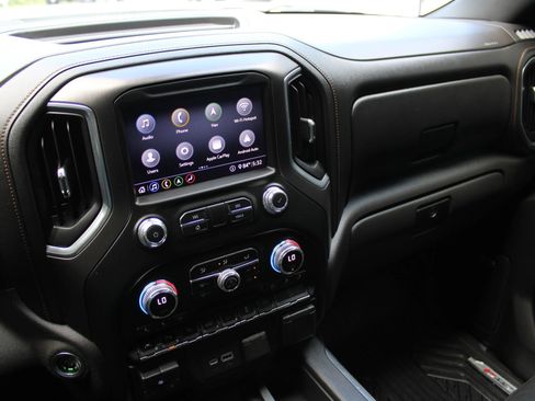 Used 2020 GMC Sierra 1500 AT4 w/ AT4 Premium Package AWD/4WD image 13