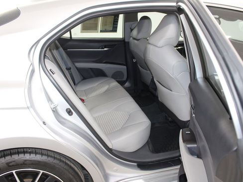 Used 2023 Toyota Camry SE image 30