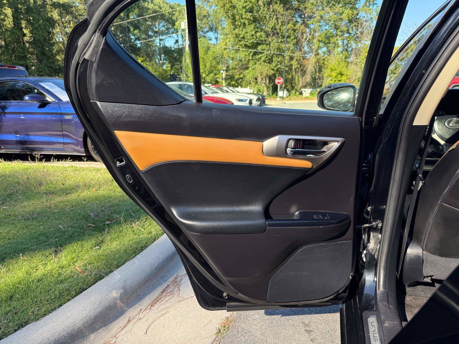 Used 2016 Lexus CT 200h w/ Navigation Package FWD image 22