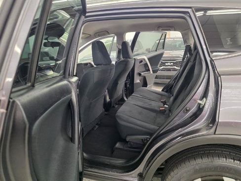 Used 2016 Toyota RAV4 LE AWD/4WD image 34