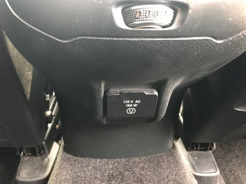 Used 2015 Jeep Cherokee Latitude FWD image 40