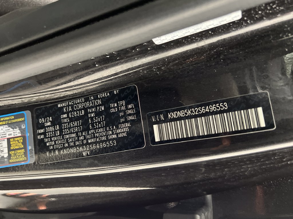Used 2025 Kia Carnival FWD image 95