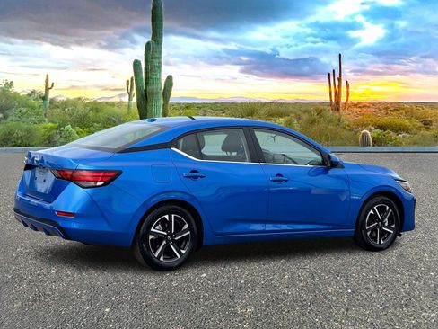 Certified 2025 Nissan Sentra SV image 5