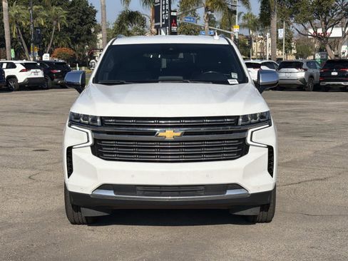 Used 2023 Chevrolet Suburban Premier image 2