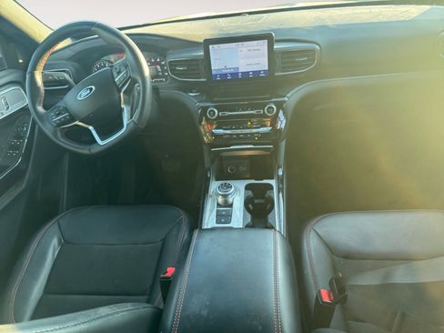 Used 2023 Ford Explorer ST-Line w/ Class IV Trailer Tow Package image 10