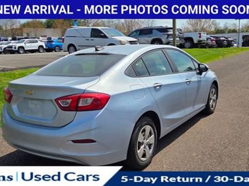 Used 2018 Chevrolet Cruze LS w/ LS Fleet Convenience Package image 9