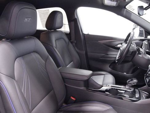 Used 2024 Buick Envista Sport Touring w/ Convenience I Package FWD image 12