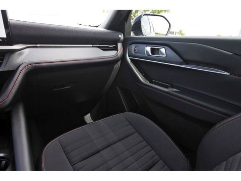 Used 2025 Ford Explorer ST-Line w/ Premium Package RWD image 13