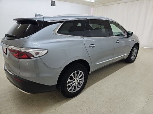 Used 2023 Buick Enclave Essence AWD/4WD image 15