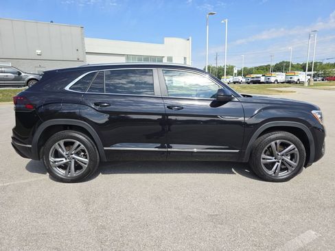 Used 2024 Volkswagen Atlas Cross Sport SEL R-Line AWD/4WD image 11