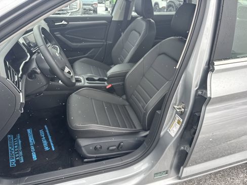 Used 2022 Volkswagen Jetta SE w/ Panoramic Sunroof Package image 20