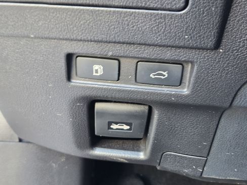 Used 2020 Lexus ES 300h w/ Premium Package image 32