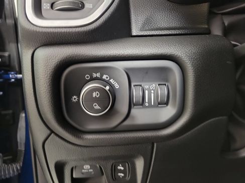 Used 2023 RAM 1500 Laramie AWD/4WD image 13