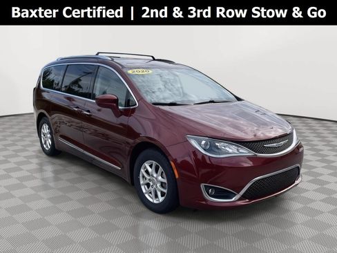 Used 2020 Chrysler Pacifica Touring-L FWD image 1