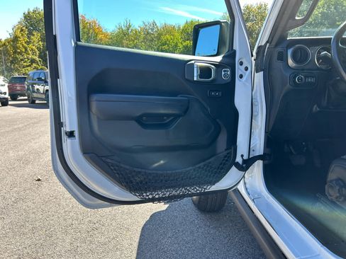 Used 2021 Jeep Gladiator Sport image 23