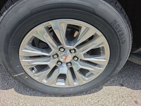 Used 2024 GMC Yukon Denali AWD/4WD image 10