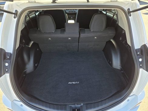 Used 2016 Toyota RAV4 LE image 14