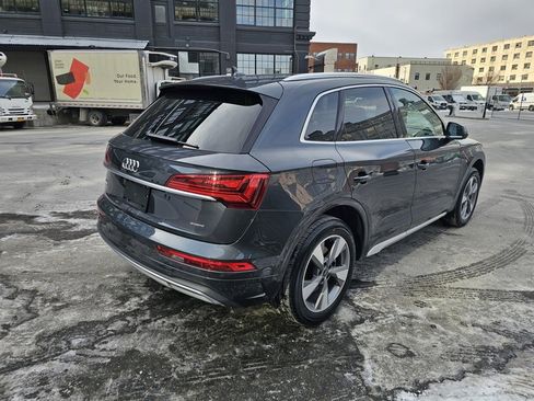 Used 2024 Audi Q5 2.0T Premium w/ Convenience Package image 4