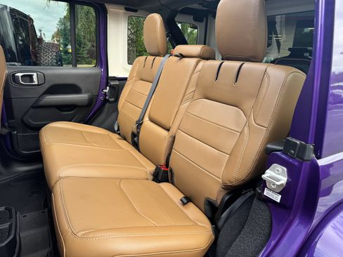 Used 2023 Jeep Wrangler Unlimited Sahara w/ Cold Weather Group AWD/4WD image 31
