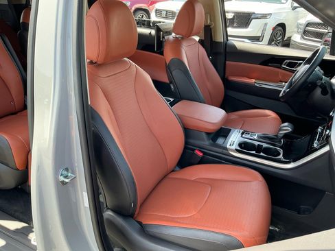Used 2024 Kia Carnival SX Prestige FWD image 21