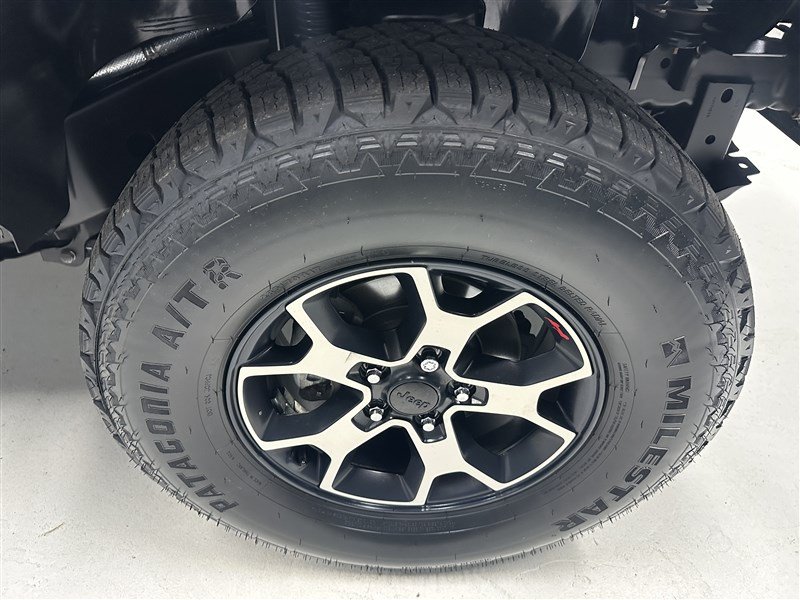 Used 2016 Jeep Wrangler Unlimited Sahara AWD/4WD image 14