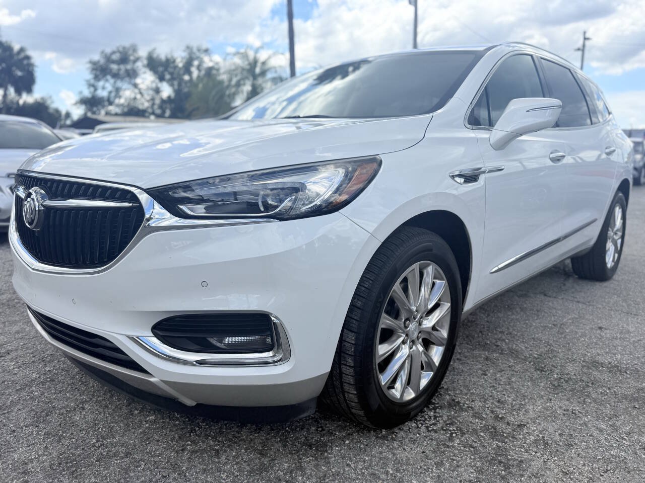 Used 2019 Buick Enclave Premium w/ Experience Buick Package AWD/4WD image 3