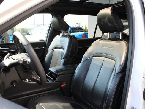 Used 2023 Jeep Grand Cherokee L Overland AWD/4WD image 10