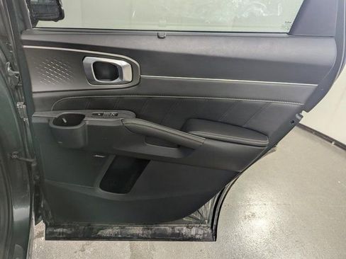 Used 2023 Kia Sorento SX image 18