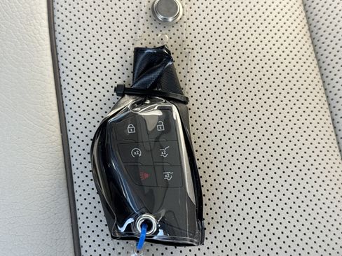 Used 2021 GMC Yukon Denali image 43