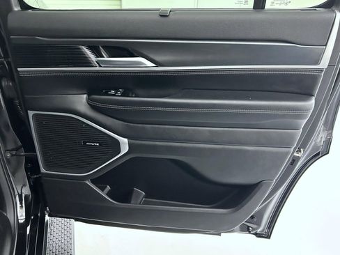 Certified 2023 Jeep Wagoneer 4WD w/ Premium Group I image 17