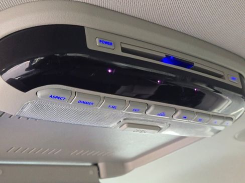 Used 2018 Chrysler Pacifica Touring Plus w/ Tire & Wheel Group image 18