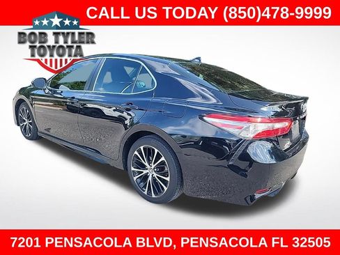 Used 2019 Toyota Camry SE FWD image 1