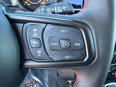 Used 2024 Jeep Wrangler Unlimited Rubicon AWD/4WD image 29