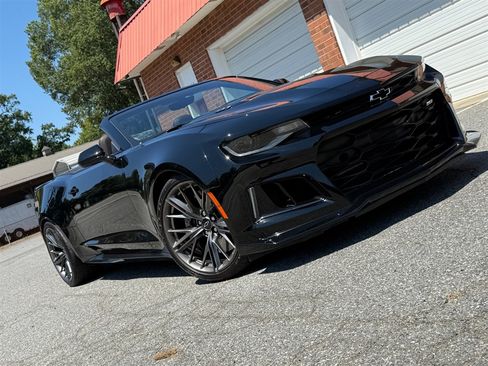 Used 2023 Chevrolet Camaro ZL1 RWD image 33