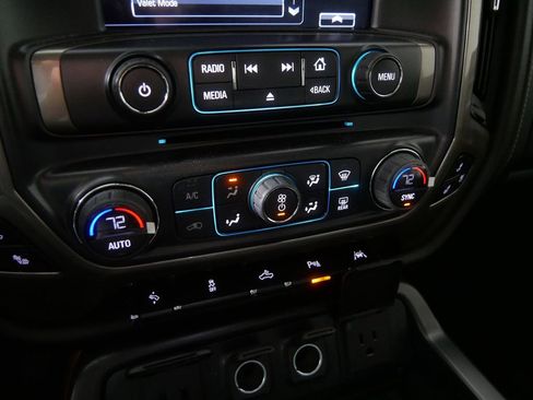 Used 2018 Chevrolet Silverado 1500 High Country AWD/4WD image 29
