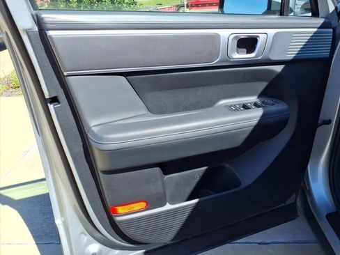 Used 2025 Hyundai Santa Fe SEL FWD image 19