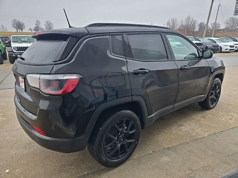New 2026 Jeep Compass Latitude image 11