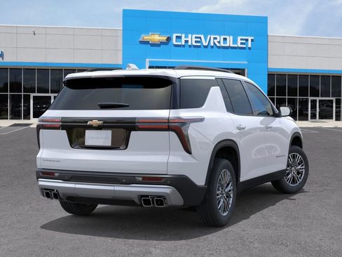 New 2026 Chevrolet Traverse LT w/ Driver Confidence Package FWD image 4