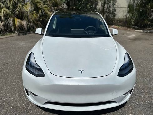 Used 2023 Tesla Model Y Long Range image 4