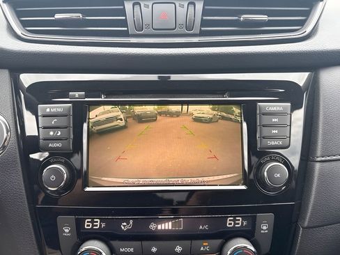 Used 2018 Nissan Rogue SV AWD/4WD image 20