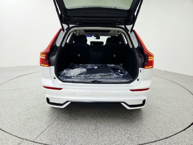 New 2026 Volvo XC60 B5 Plus w/ Climate Package AWD/4WD image 15