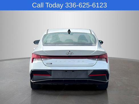 Used 2025 Hyundai Elantra Limited FWD image 8