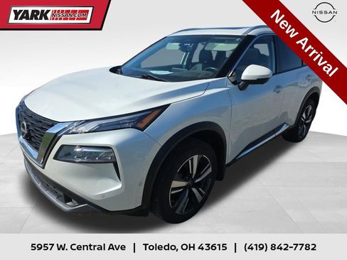 Used 2023 Nissan Rogue SL w/ SL Premium Package image 1