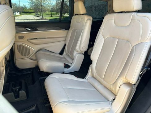 Used 2021 Jeep Grand Cherokee L Limited image 17