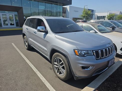 Used 2020 Jeep Grand Cherokee Limited AWD/4WD image 6